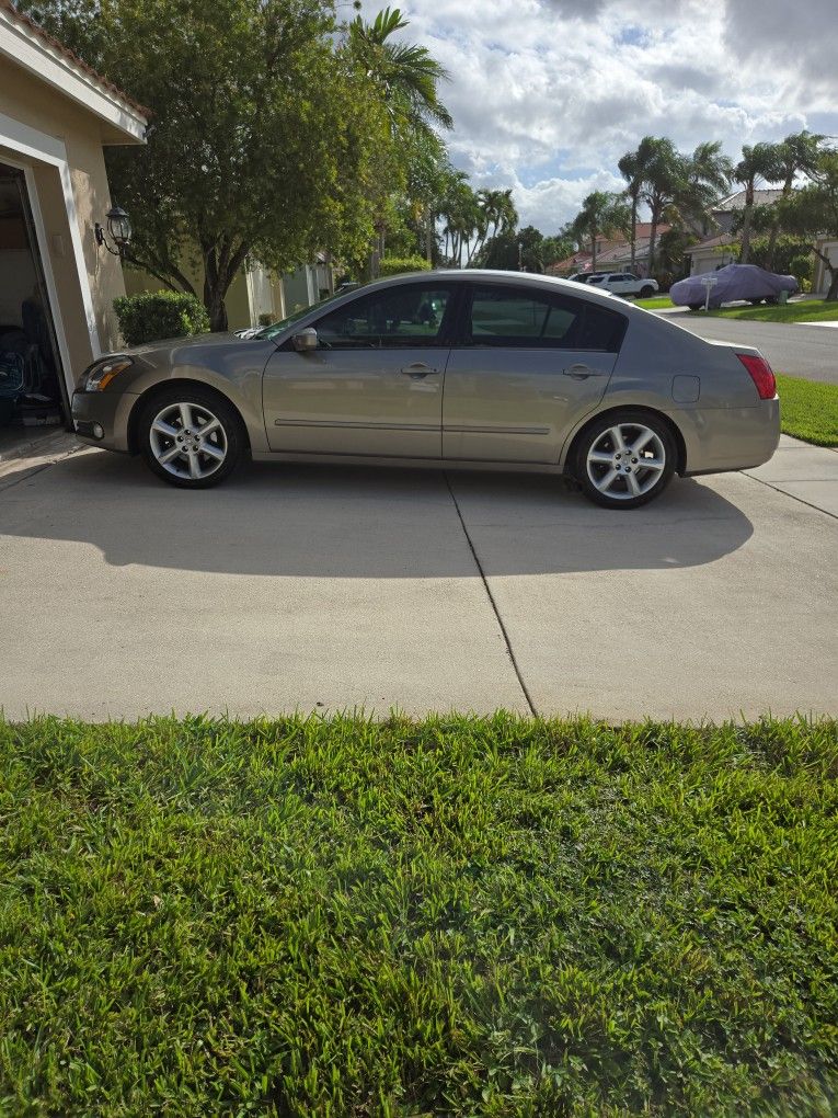2004 Nissan Maxima