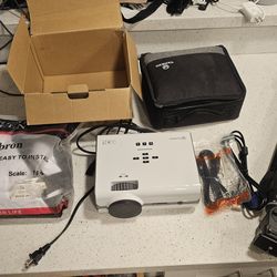 Vankyo leisure 410 with stand and screen