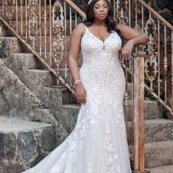 Wedding Dress, Size 22 Brand New $600
