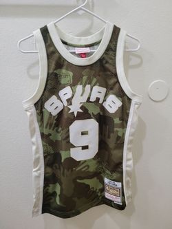 Brand new Tony Parker Spurs 2000/2001 Swingman Jersey Size Small