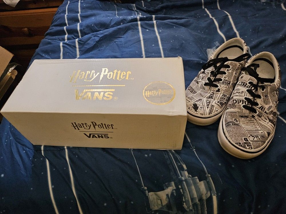 Vans Harry Potter Daily Prophet Shoes (M 5.5 - W 7.0)