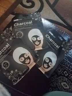 Charcoal purifying facial mask