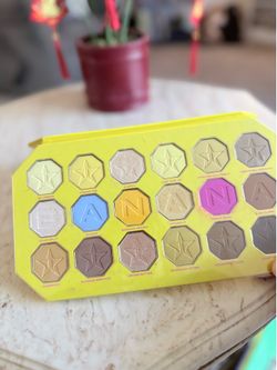 Jeffrey Star Banana Palette
