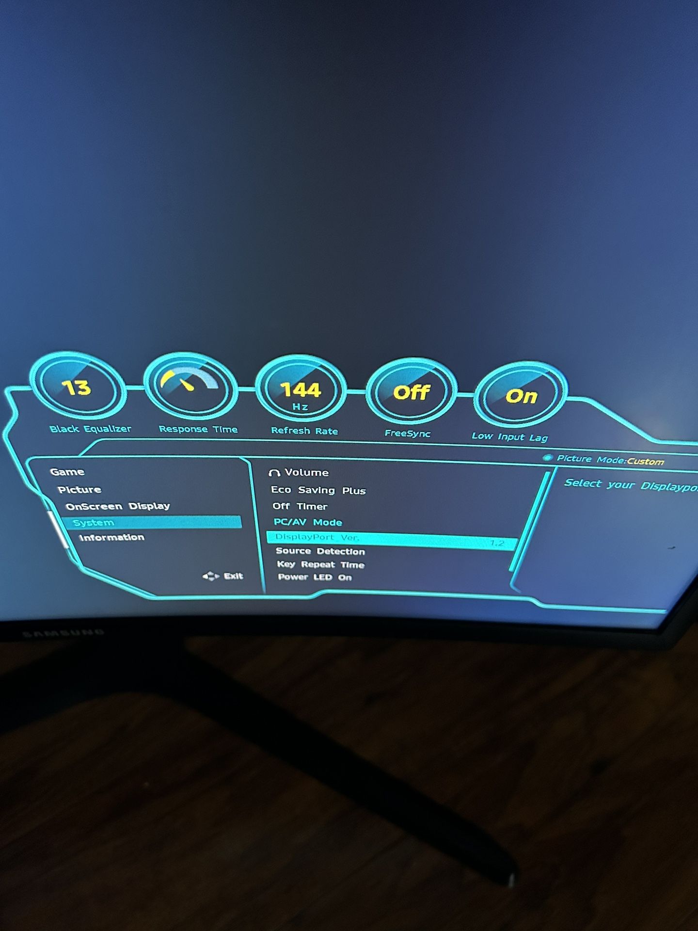 Samsung Curved 27 In 144Hz Monitor
