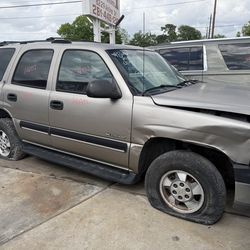 2001 CHEVY TAHOE IN FOR PARTS!