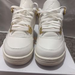 Women’s Air Jordan 4 Retro 