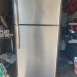 best 32 inch wide refrigerator