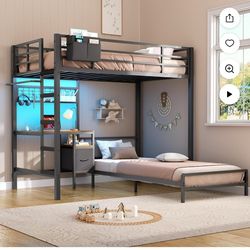 Twin bunk bed