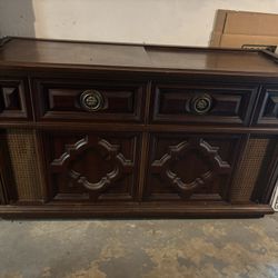 Vintage Magnavox Stereo Console Record Player/Cassette/Radio