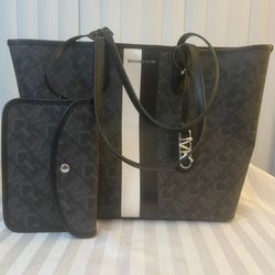 Mk Tote Purse With Wristlet