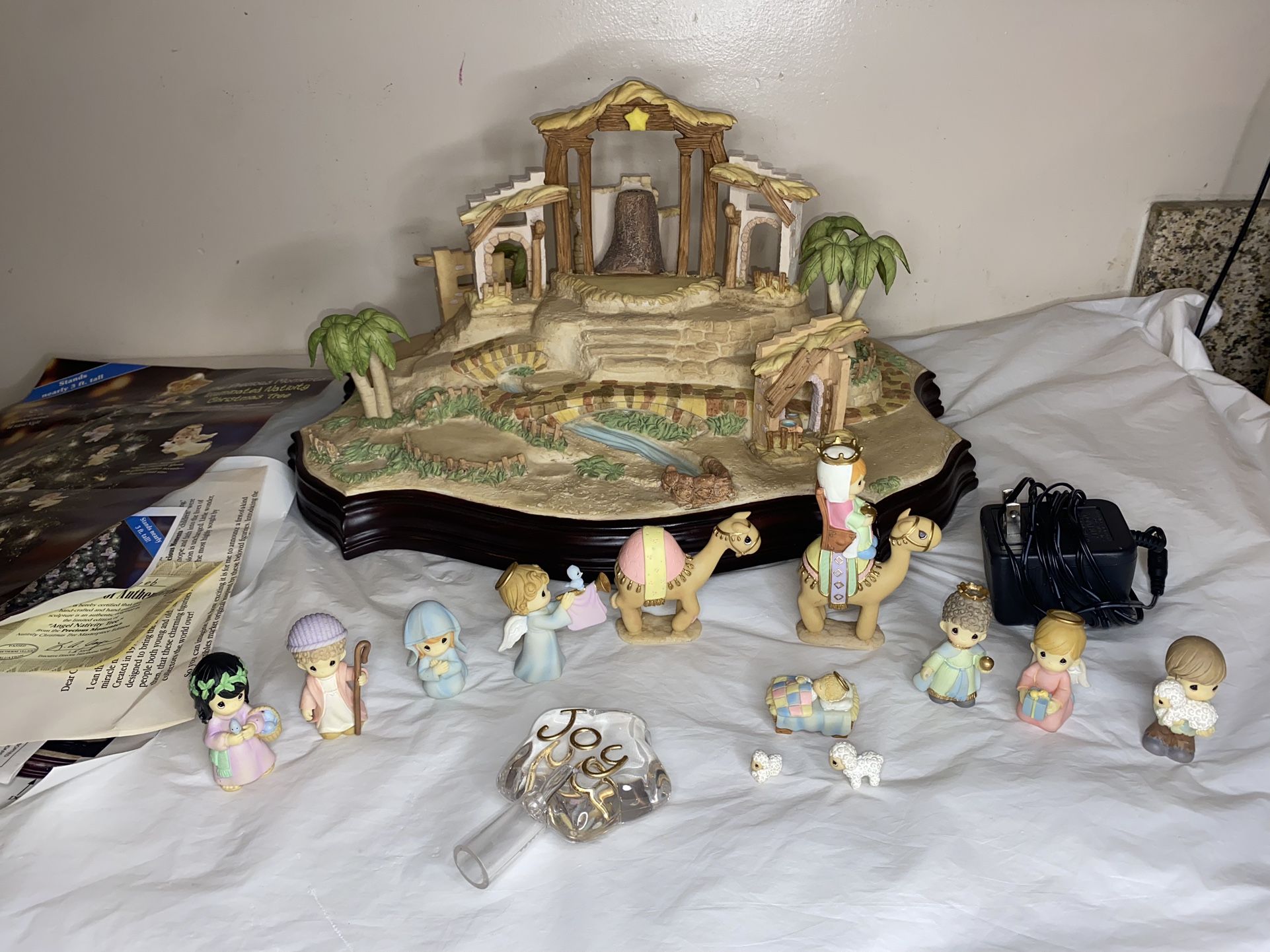 07 Precious Moments Hawthorne Village Christmas Nativity Set Silent night