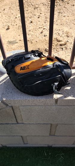 Worth AK2 Fastpitch Catchers Glove