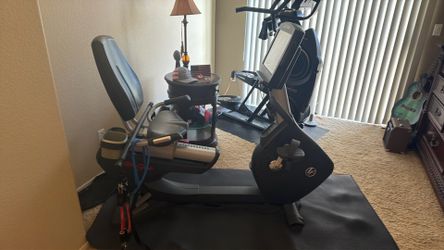 Life fitness Recumbent bike