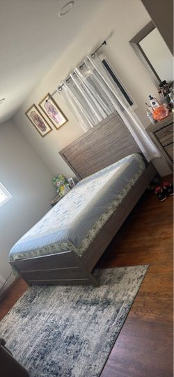 Queen size bed and frame and dresser