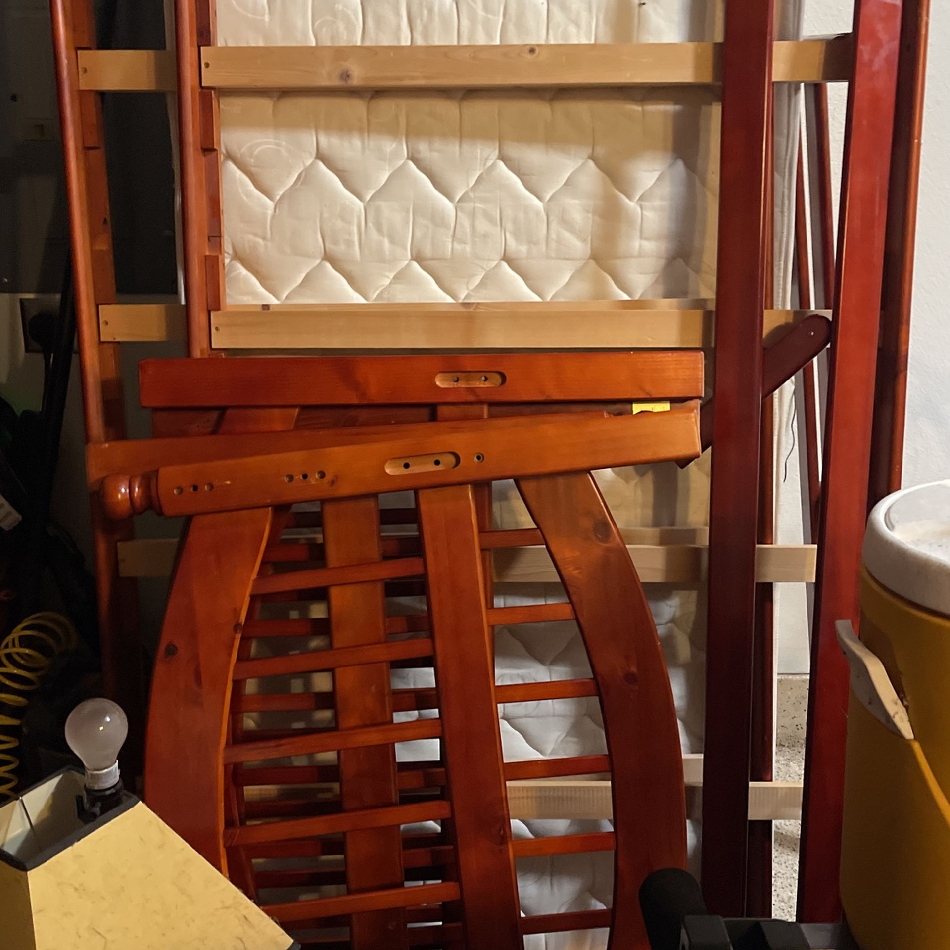 Bunk Bed With 2 Twin Matresses Complete