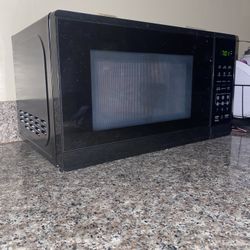 MAINSTAYS MICROWAVE WHITE SMALL OFFICE HOME COLLEGE DORM for Sale in Los  Angeles, CA - OfferUp