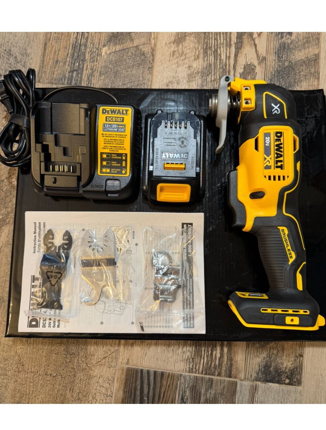 DeWalt 20V MAX XR Cordless Brushless 3- Speed Oscillating Multi Tool with Battery and Charger