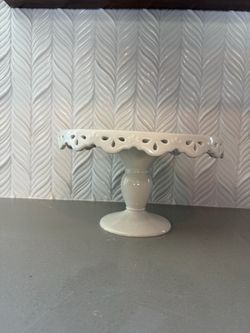Ceramic cake stand