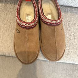 Brand New Authentic UGG shoes for girls in US Size 6
