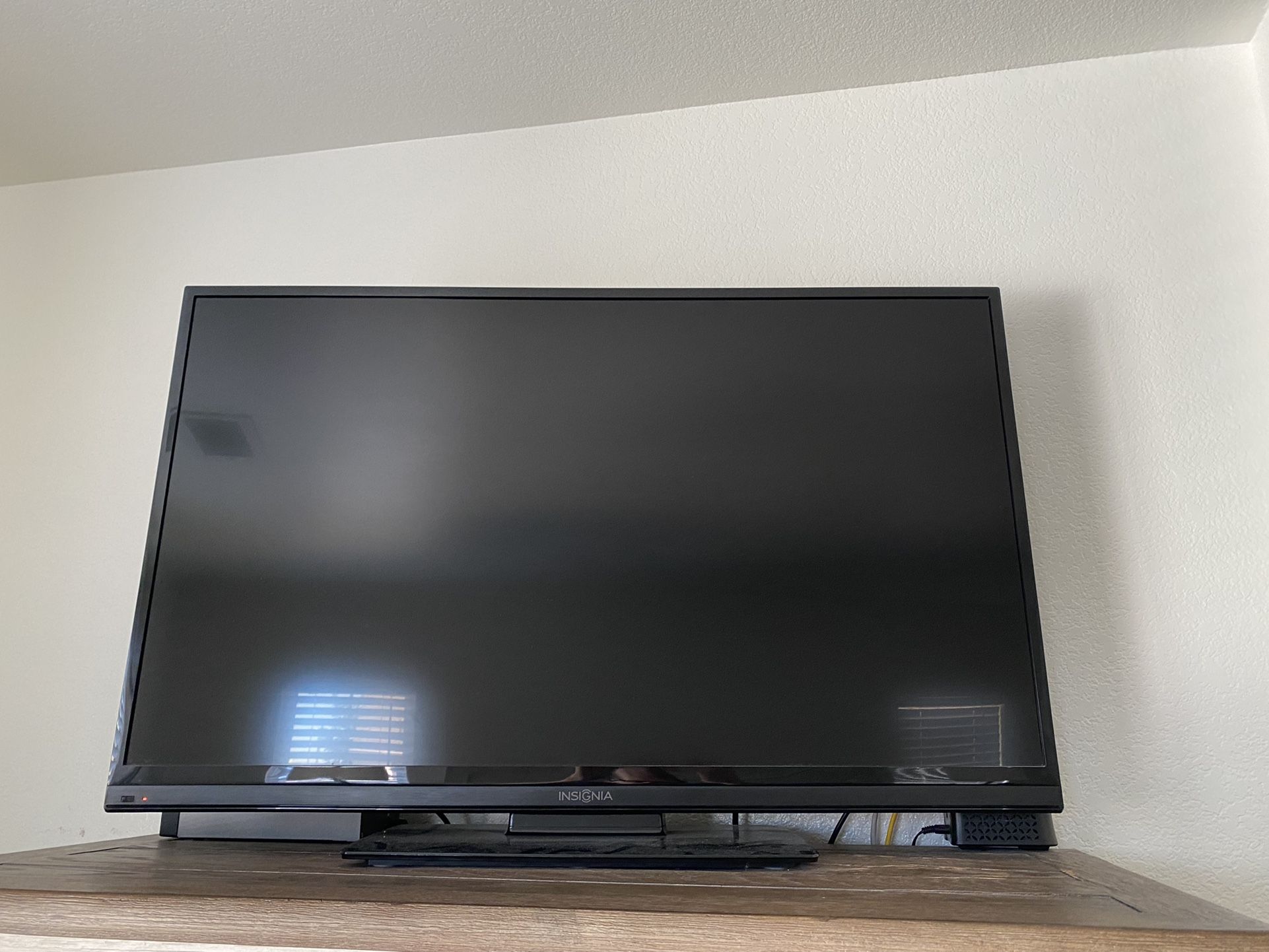 Insignia TV 40” 1080p