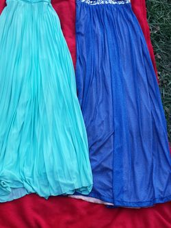 Two Blue Prom Dresses Never Worn 25$ Each 