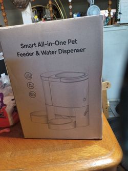 Pet feeder
