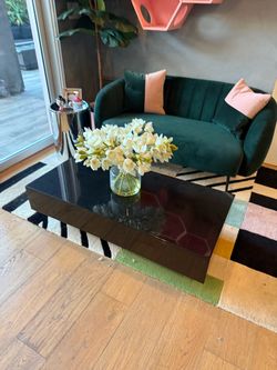 Black High-Gloss Rectangular Coffee Table