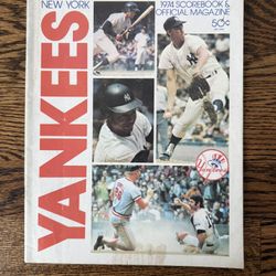 1974 New York Yankees Scorebook & Official Magazine, White Sox Game Mickey Mantle Thurman Munson 
