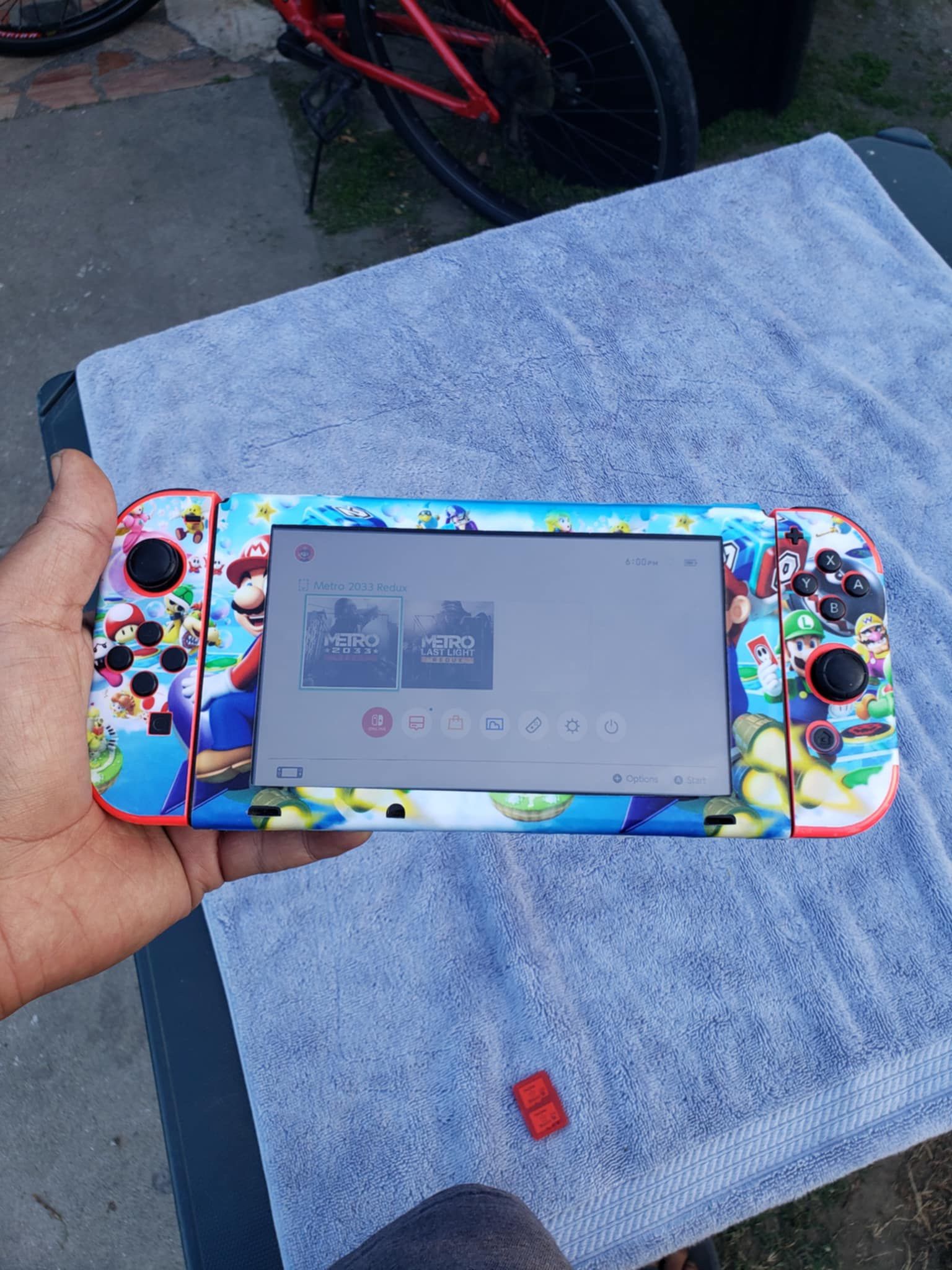 Unpatched 0 Games installed. Nintendo switch Noo 2018 v1 This is 2020 V2 256GB, with 4 sealed Games for $320! Firm. Or noooo 4 Games $220! New conditi
