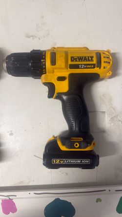 DEWALT DRILL  12V