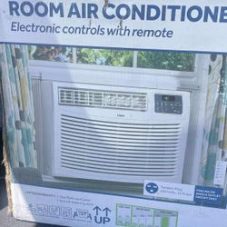 WINDOW AIR CONDITIONER 