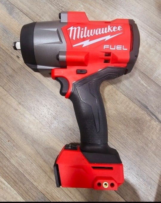 Milwaukee M18 FUEL 1/2 Inch Impact Wrench