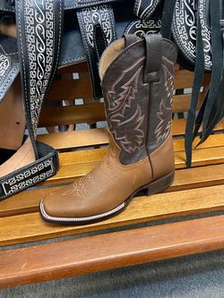 Bota vaquera de piel punta cuadrada para hombre