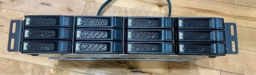 Inspur 12-Bay SAS3 Hard Disk Expansion Enclosure w/ 3D-Printed Cooling System