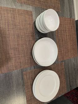 dinnerware set