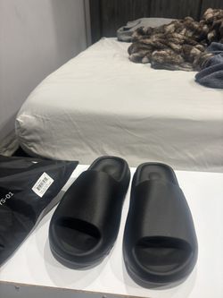 yeezy slides