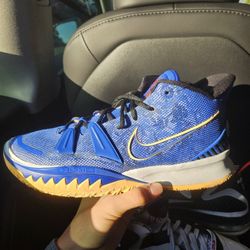Kyrie 7 (Sister Hood)