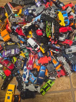 Hot Wheels and/or Matchbox Cars - Loose Cars Lot Of 170 Cars