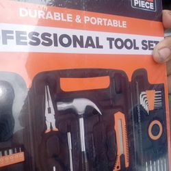142 Piece Tool Set 