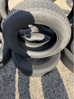 2 llantas 225/65R17 95% de vida  por $120