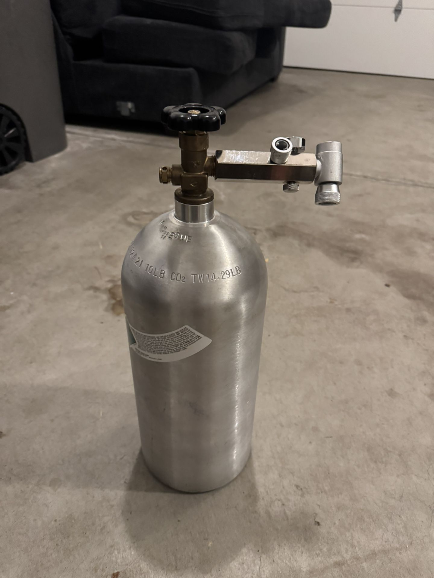 Soda Stream CO2 Refill Kit (10lb Cylinder + Refill Adapters)