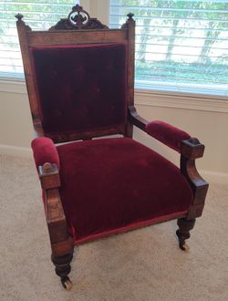 ANTIQUE TUFTED MAROON VELVET CHAIR