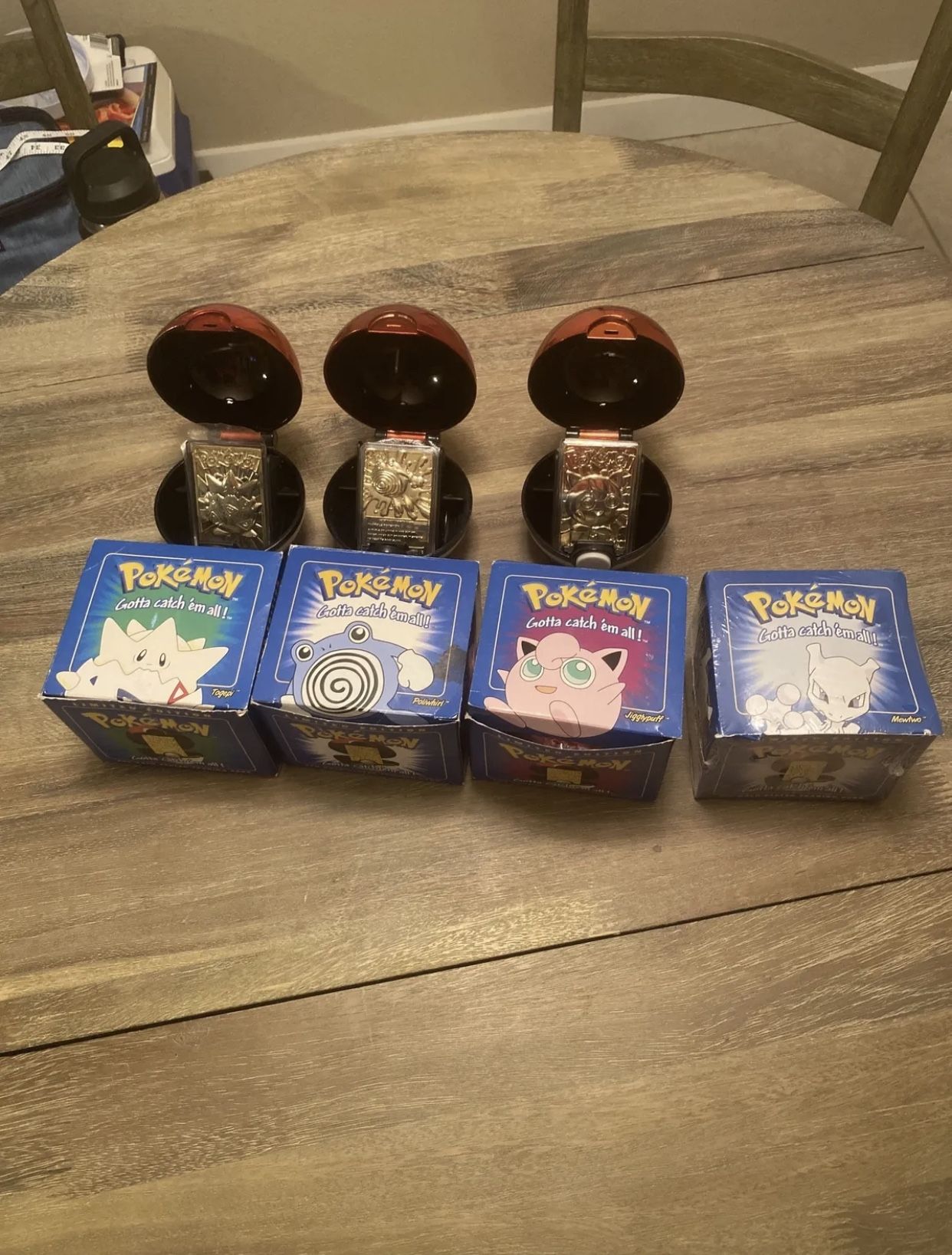 VINTAGE 1999 BURGER KING POKEMON BALLS w/ 23 Karat Gold Plated Cards Five Total