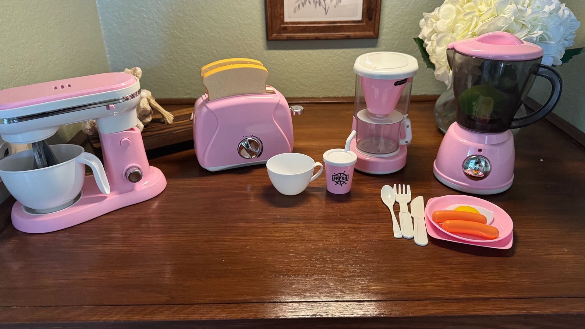 Play kitchen accessories