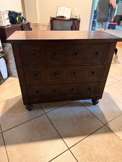 Dark Wood 3-Drawer Dresser / Chest