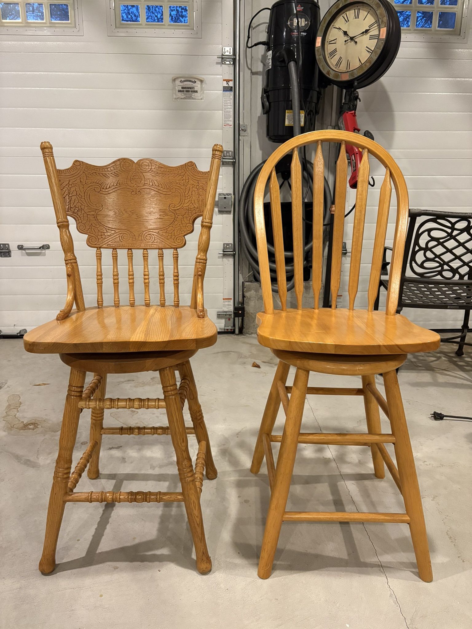 2 Swivel Counter Bar Stools 