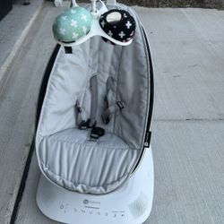 4Moms Mamaroo Baby Rocker