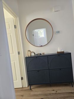 Round Mirrors
