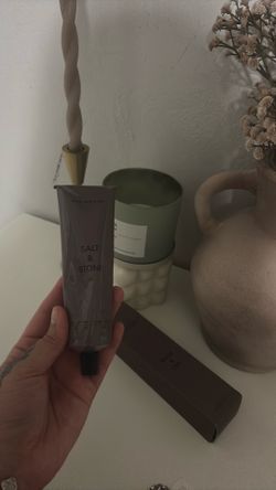 Salt and stone hand cream