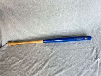 Royal’s Mini Bat